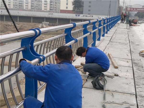 宜春不锈钢河道护栏的特性及其在城市景观中的应用