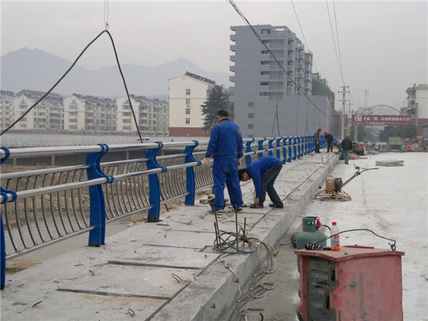 宜春不锈钢复合管护栏常见问题及解决方案